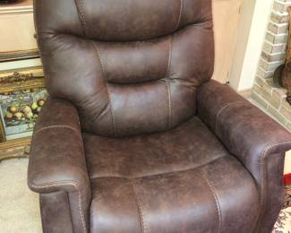 Cyrus Deluxe power lift chair never used