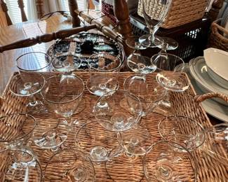 So hard to see in picture, but these wine glasses are so pretty and elegant! 