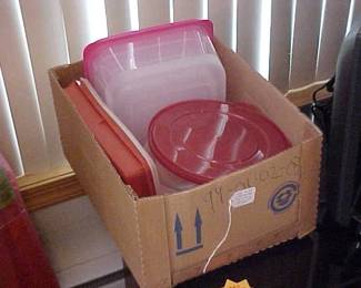Tupperware box lot.