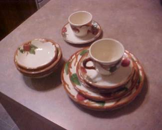 Fransiscan Ware apple blossom pieces.