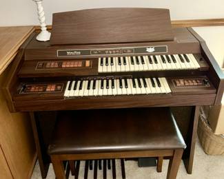 Wurlitzer electric organ