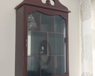 Small display cabinet