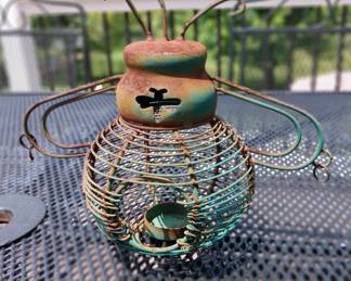 Bee candle holder