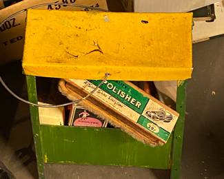 Vintage shoe shine kit