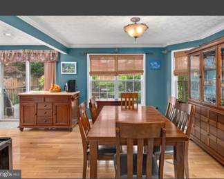 Dining table set, with pop-up leaf, 6 chairs and 1 bench
