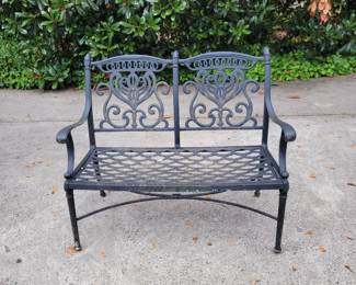 Cast alumimum garden bench. (Matches table & chairs)