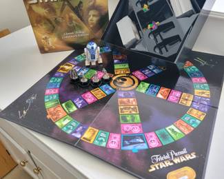 Trivial Pursuit: Star Wars classic trilogy collectors edition.