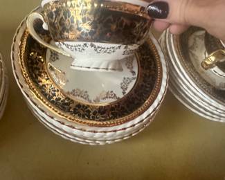22k gold 12 place cup saucers 