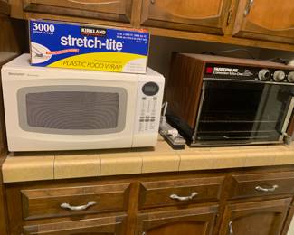 microwave & toaster oven
