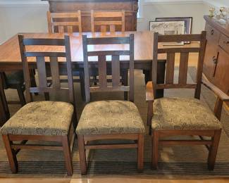 Purchased at Greenfront in Farmville includes two leaves and chairs 