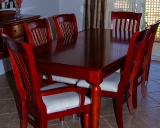 Mahogany dining table and chairs (x6)