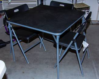 Foldable table and chairs(x4)