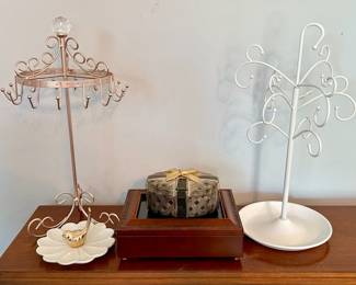 550 Jewelry Trees And Jewelry Boxes