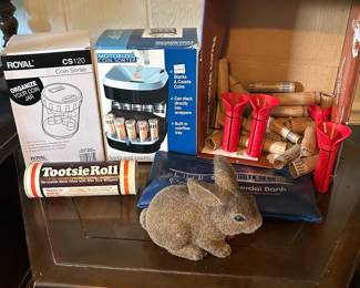 729 Coin Sorting Helpers  Vtg Banks