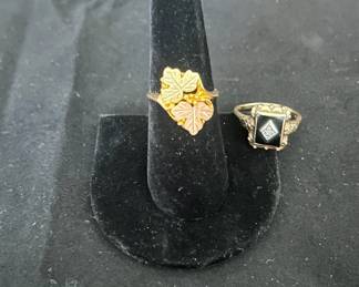 267 10k Gold Ring Duo