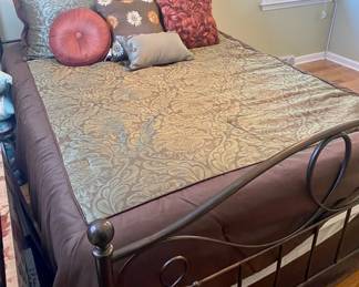 429 Queen Comforter Set