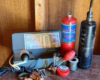 927 Vtg. Weller Soldering Iron w Accessories