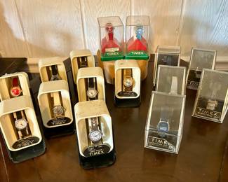 735 Vtg Timex Watches Incl Snoopy