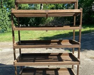827 Toms Wooden Display Rack