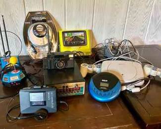 723 Vtg Sony Walkman  More