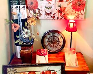 427 Poppy Decor  More 