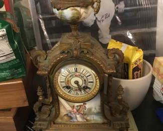 Vintage mantle clock 