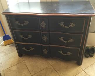Dresser