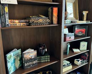 Many books, Harry Potter, decor books.