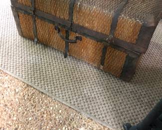 Wicker trunk