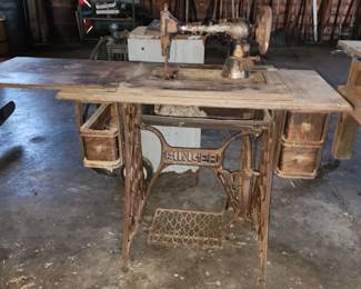 Antique treadle Singer sewing machine 