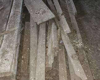 Yet more various sizes of barn wood