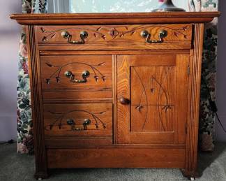 Pretty solid wood commode