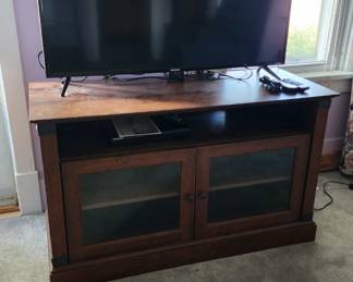 Element XumoT.V. with Roku, Samsung DVD player, solid wood TV stand