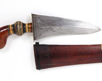 Engraved Moro "Gunong" or "Punal" Dagger w/ Scabbard