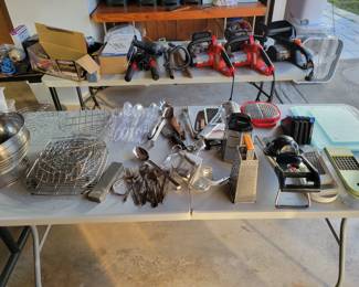 Kitchenware, utensils, oven racks, colanders, cheese graters