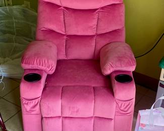 Children's recliner with cup holders 