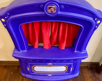 Step 2 puppet theatre