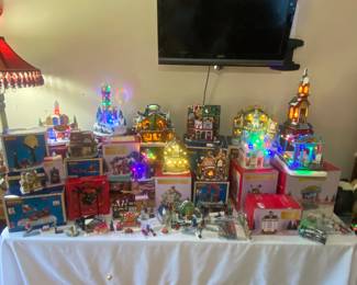 LeMax lighted and musical houses