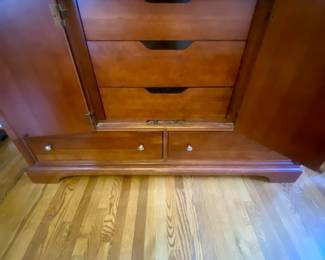 Details of Stanley dresser