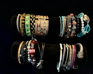 Bracelets 