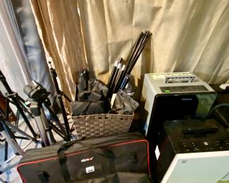 Tripods, tripods and more tripods Neewer