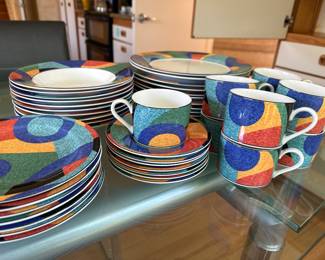 (9)-flat cups & (7)-saucers.                                                                   (12)-10 3/4" dinner plates.                                                                      (7)-7 3/4" salad plates.                                                                       (10)- 8 3/4" rim soup bowls.