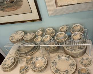 94 pc Castleton Caprise China Set