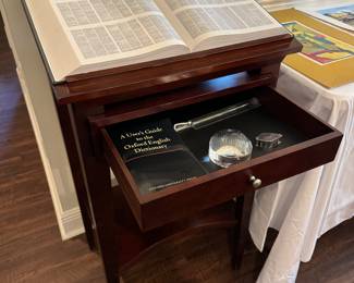 Oxford Compact Dictionary & Stand
