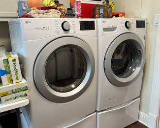 LG Washer & Dryer w/drawers