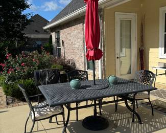 Outpost table, 3 chairs & umbrella 