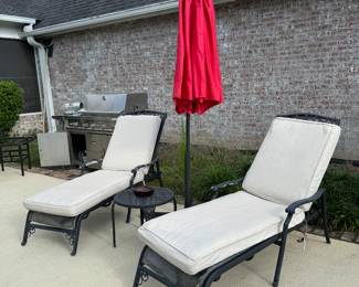 Outdoor lounge chairs