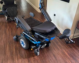 2016 iLevel Q6 w/5 Miles comes with 2 chargers