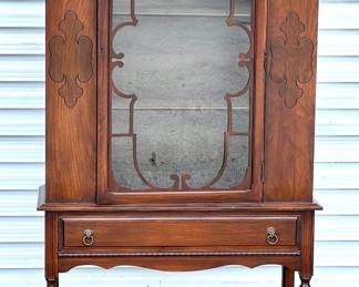 002 Tomlinson China Cabinet with Glass Door