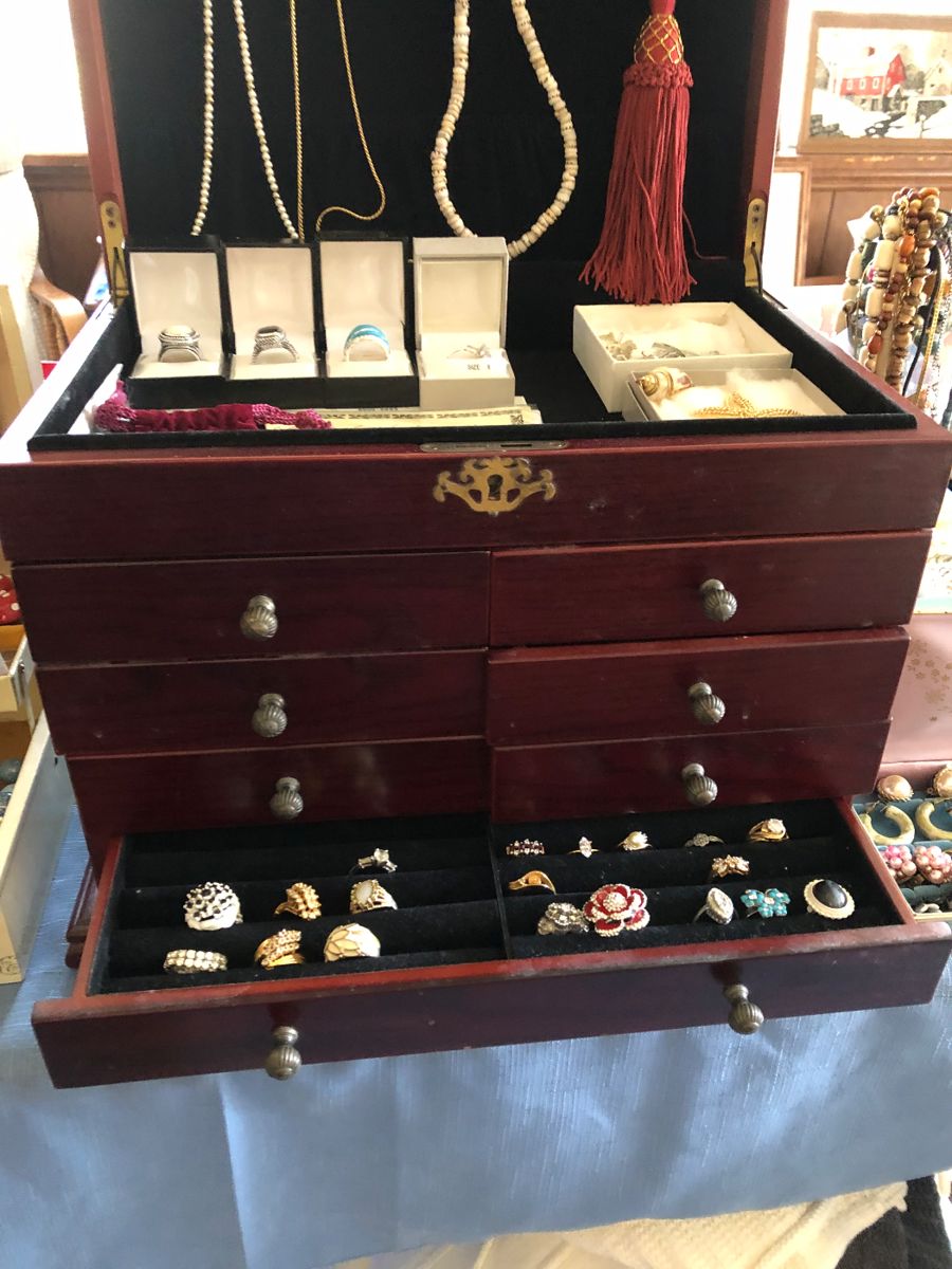 TOTOWA ESTATE SALE in Totowa, NJ starts on 6/21/2024